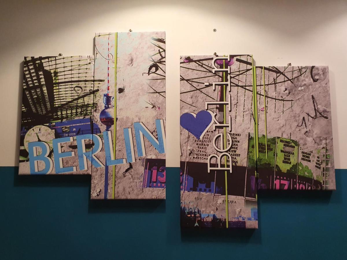 Central Lichtenberger Apartment For 6 People Berlin Luaran gambar